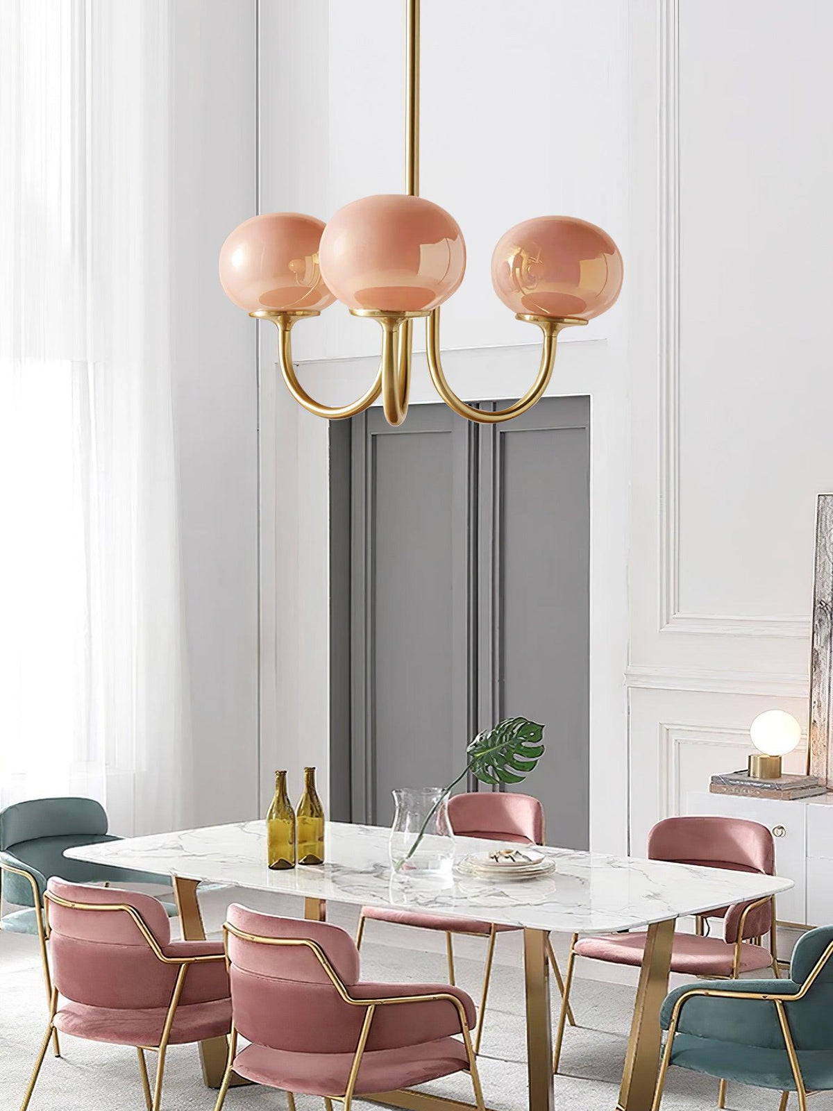 Velenian Kroonluchter met Roze Glazen Bolletjes Goud