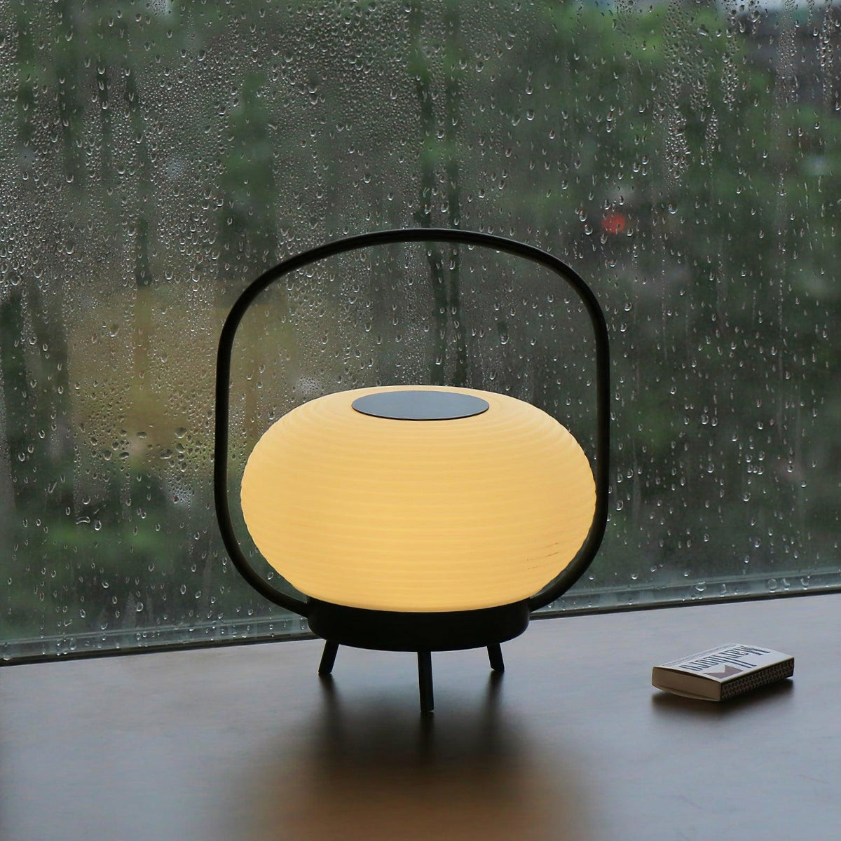 Saelan minimalistisch tafellamp