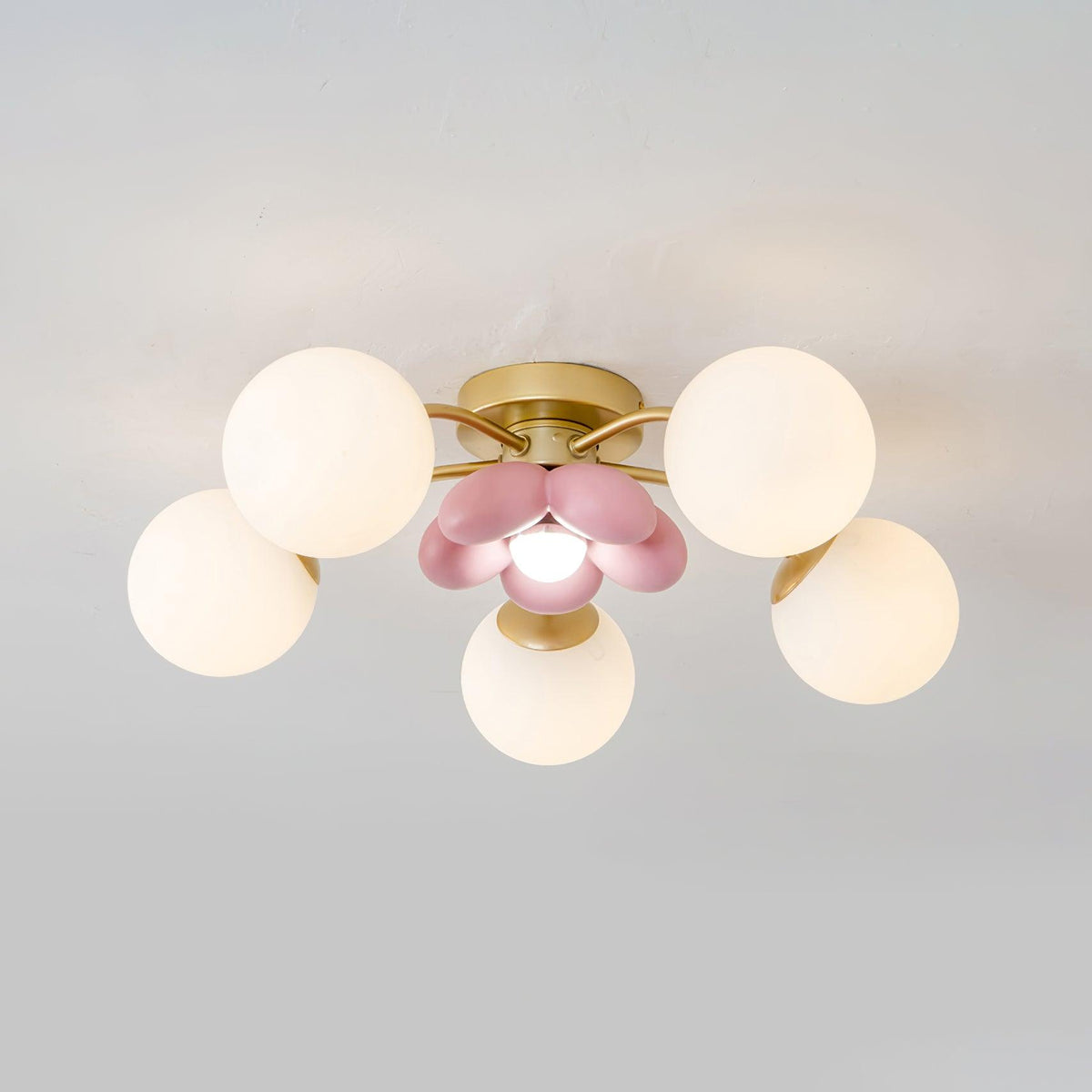 Nirox plafondlamp met Roze Bloemblaadjes