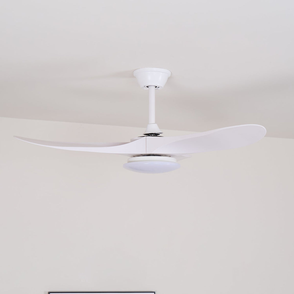 Velix Moderne plafondventilator met verlichting van walnoothout