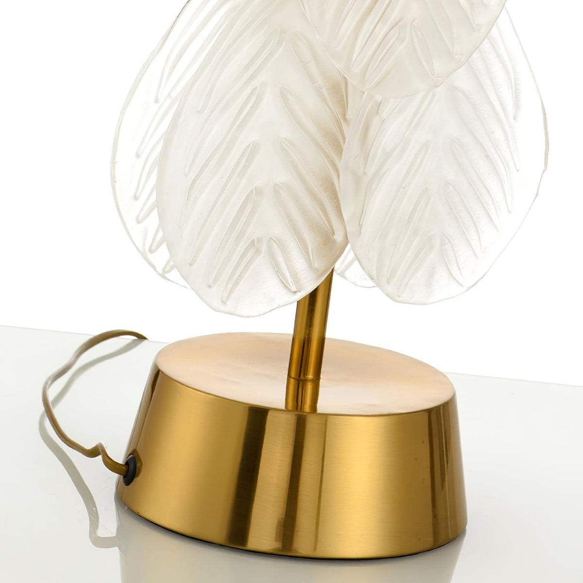 Velivaine elegante tafellamp van glas in goudkleurige afwerking