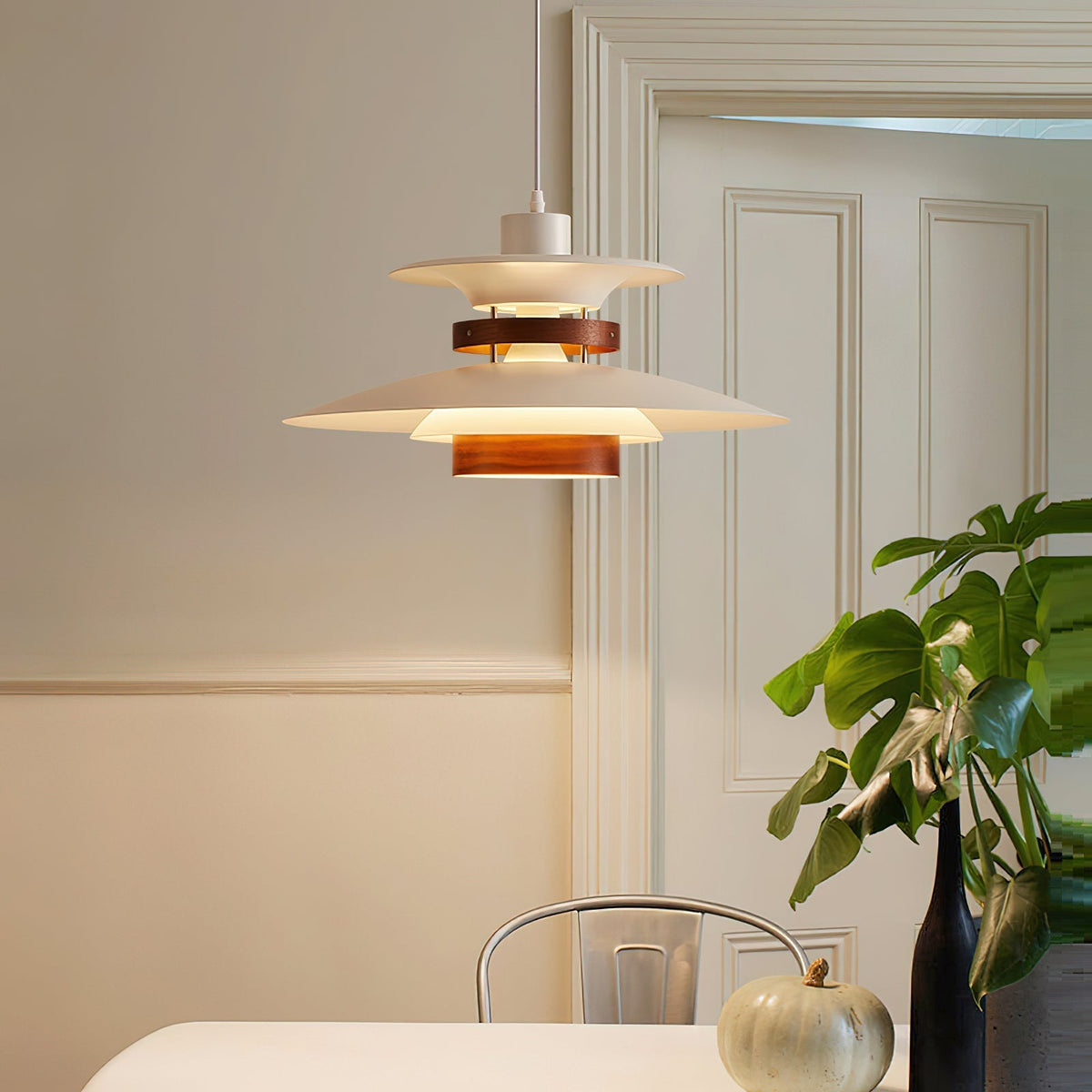 Sylelenne hanglamp van hout en staal