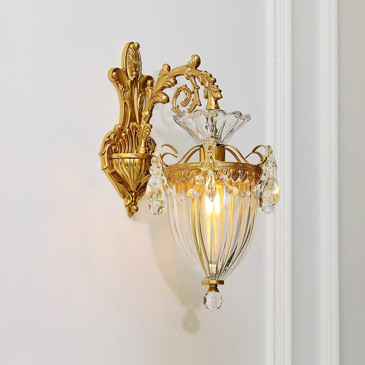 Vireon wandlamp goudkleurige afwerking dubbele wandlamp modern