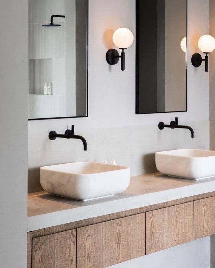 Kynlo wandlamp met stekker, glazen bol Nordic