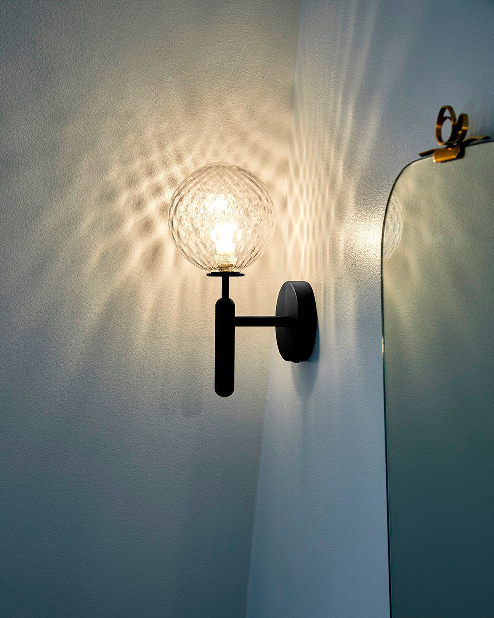 Kynlo wandlamp met stekker, glazen bol Nordic