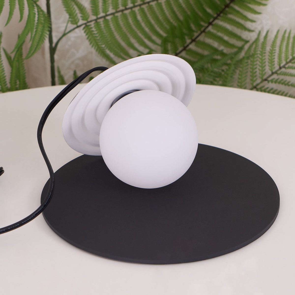 Cevenir Kinetic PE Rotomoulding tafellamp