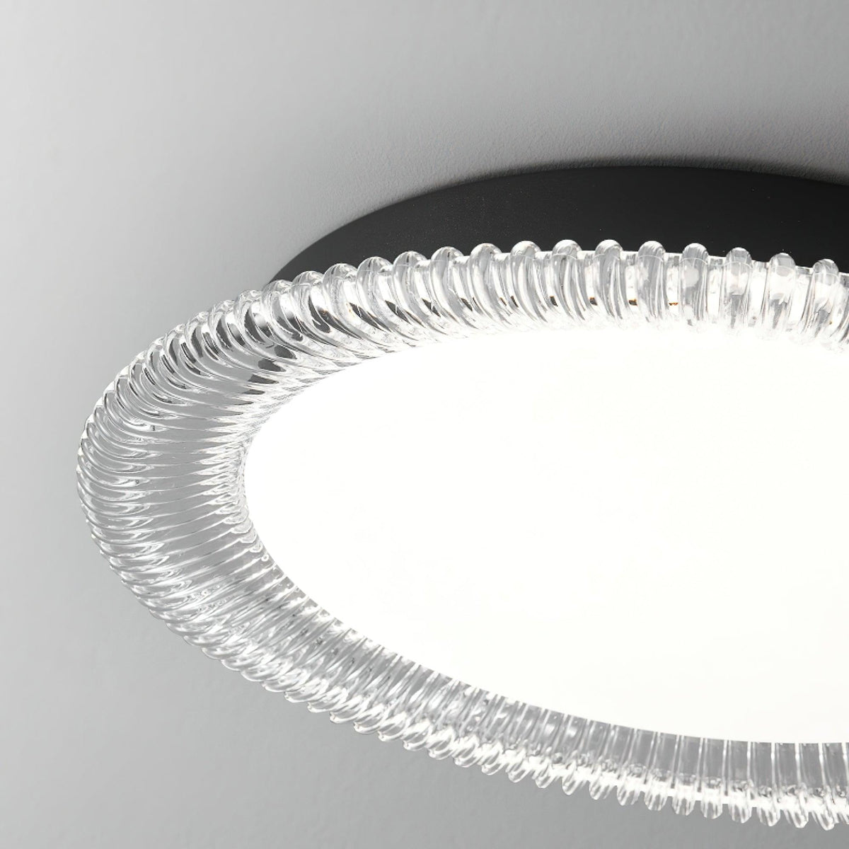 Crystaline Minimalistische plafondlamp van aluminium