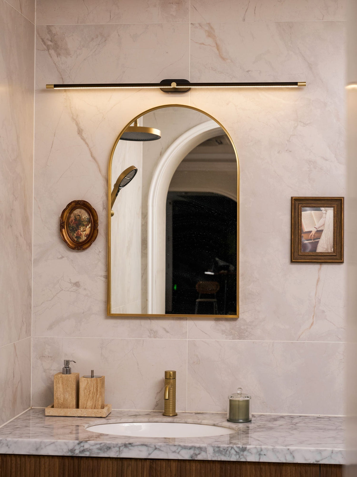 Viraaielle wandlamp