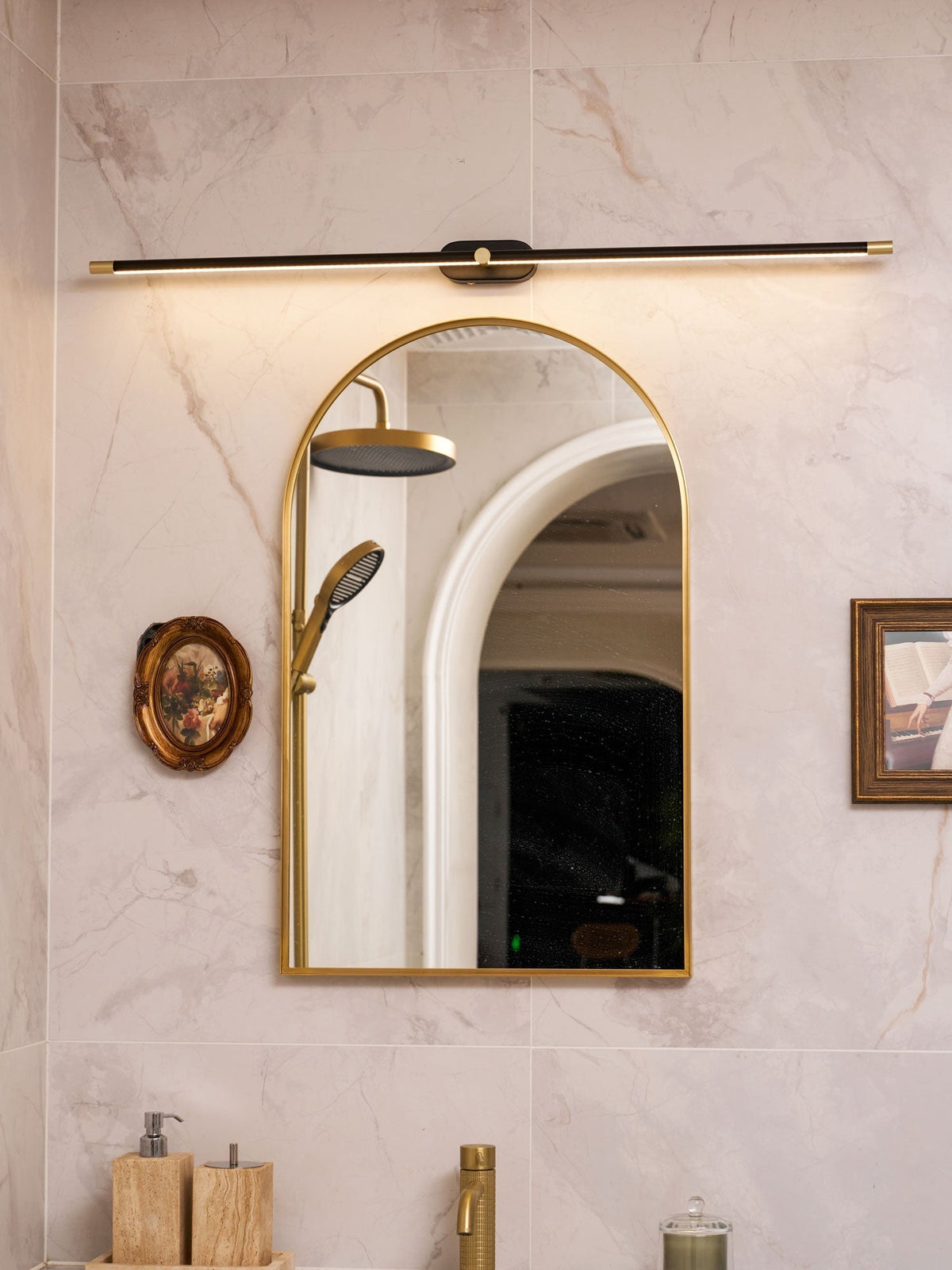 Viraaielle wandlamp
