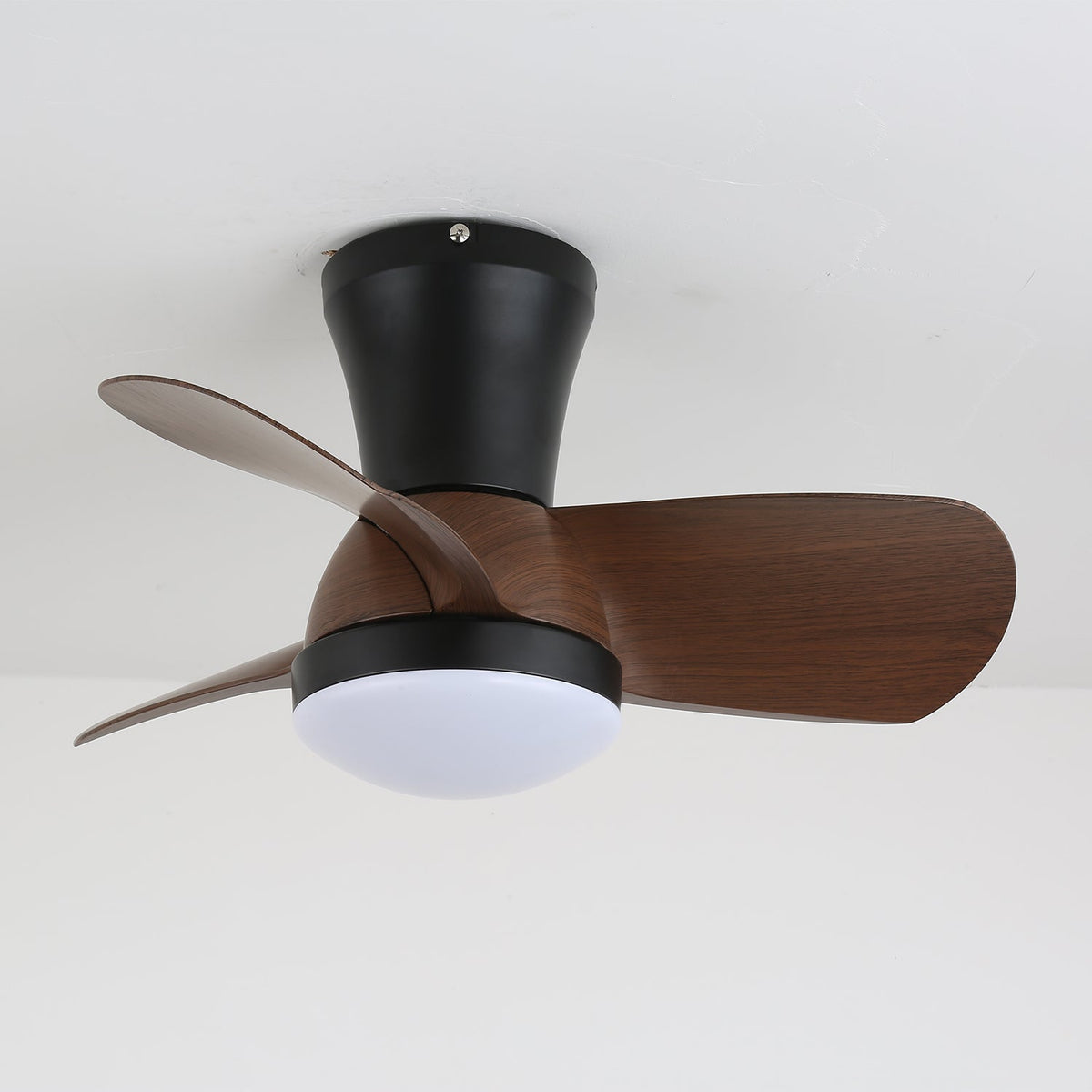 Aldaira Moderne plafondventilator met verlichting van walnoothout