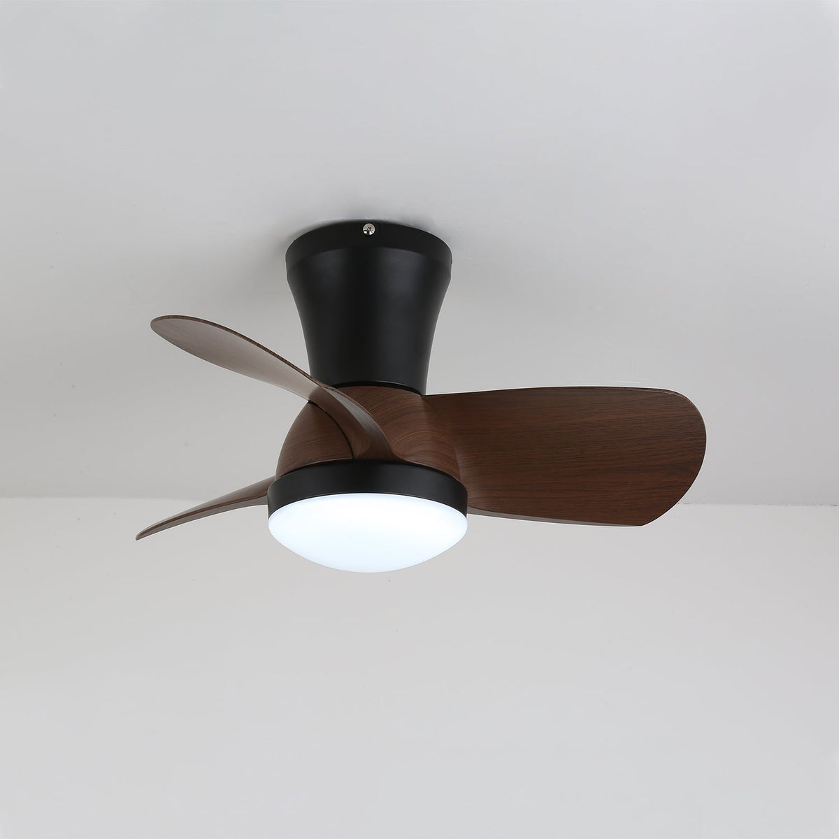 Aldaira Moderne plafondventilator met verlichting van walnoothout