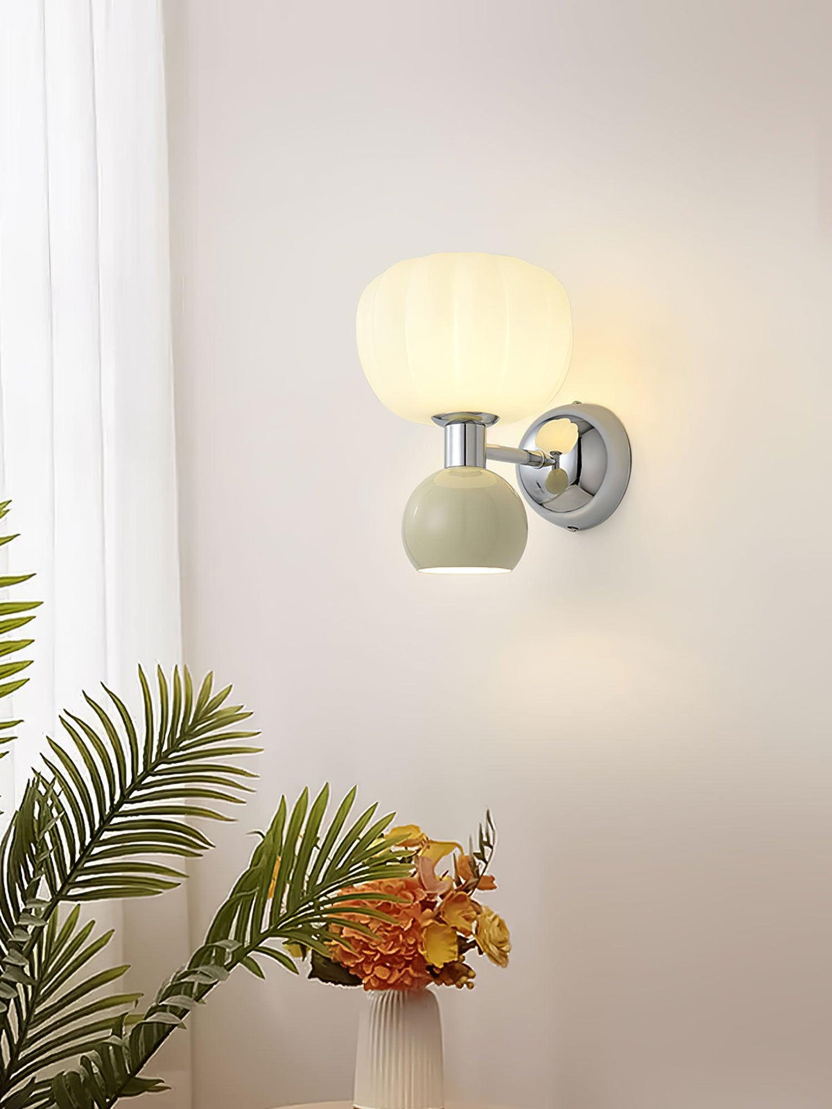 Jorvin Noordse kunstzinnige wandlamp van crèmekleurige kunststof