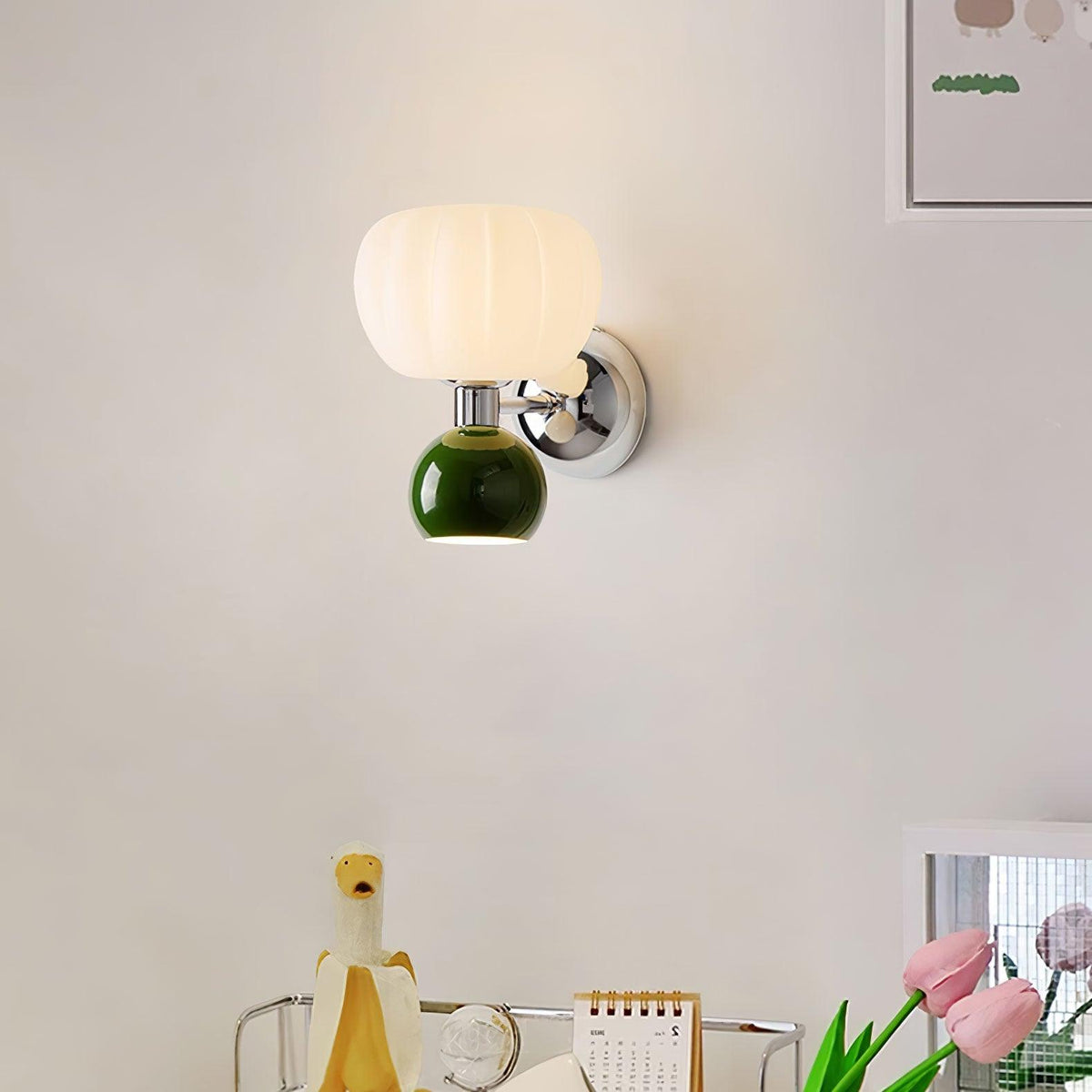 Jorvin Noordse kunstzinnige wandlamp van crèmekleurige kunststof