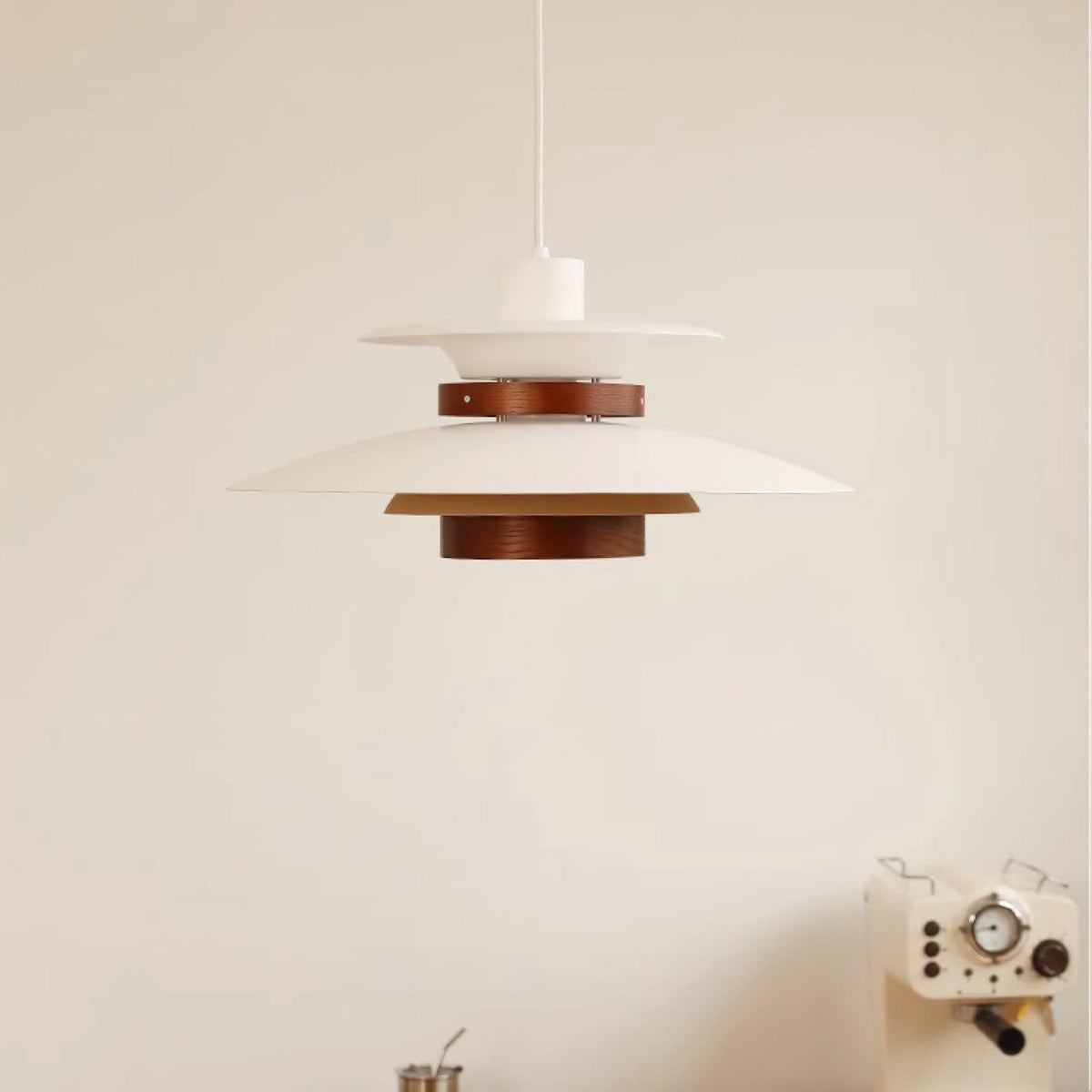 Sylelenne hanglamp van hout en staal
