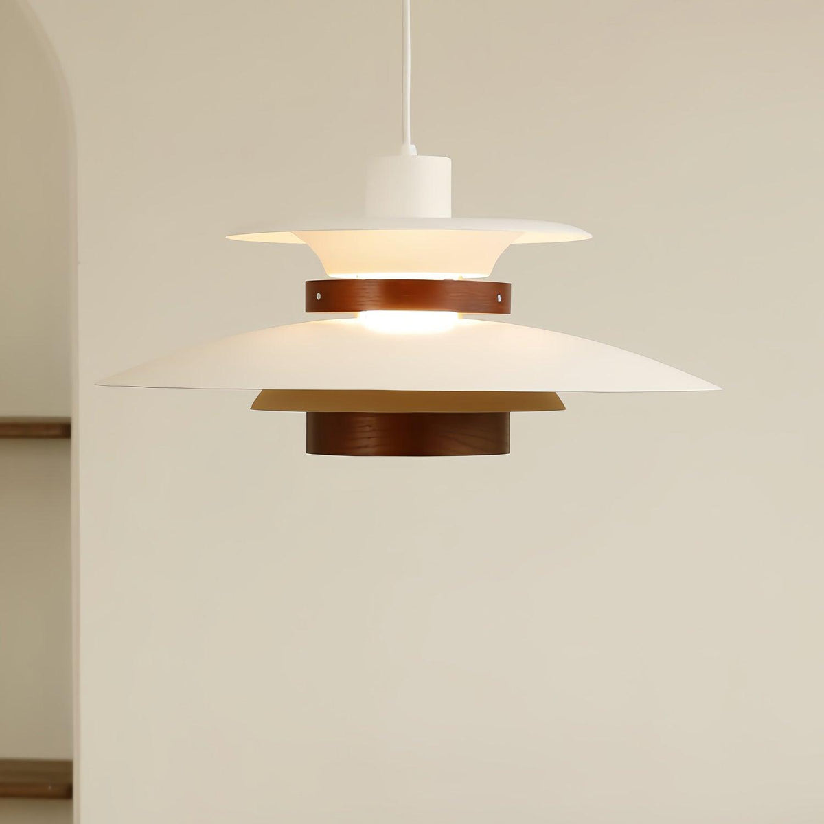 Xyla hanglamp van hout met gelagen kapje Scandinavisch voor eetkamer