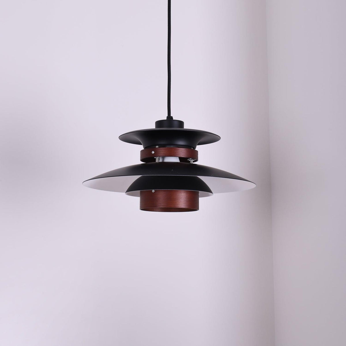 Sylelenne hanglamp van hout en staal