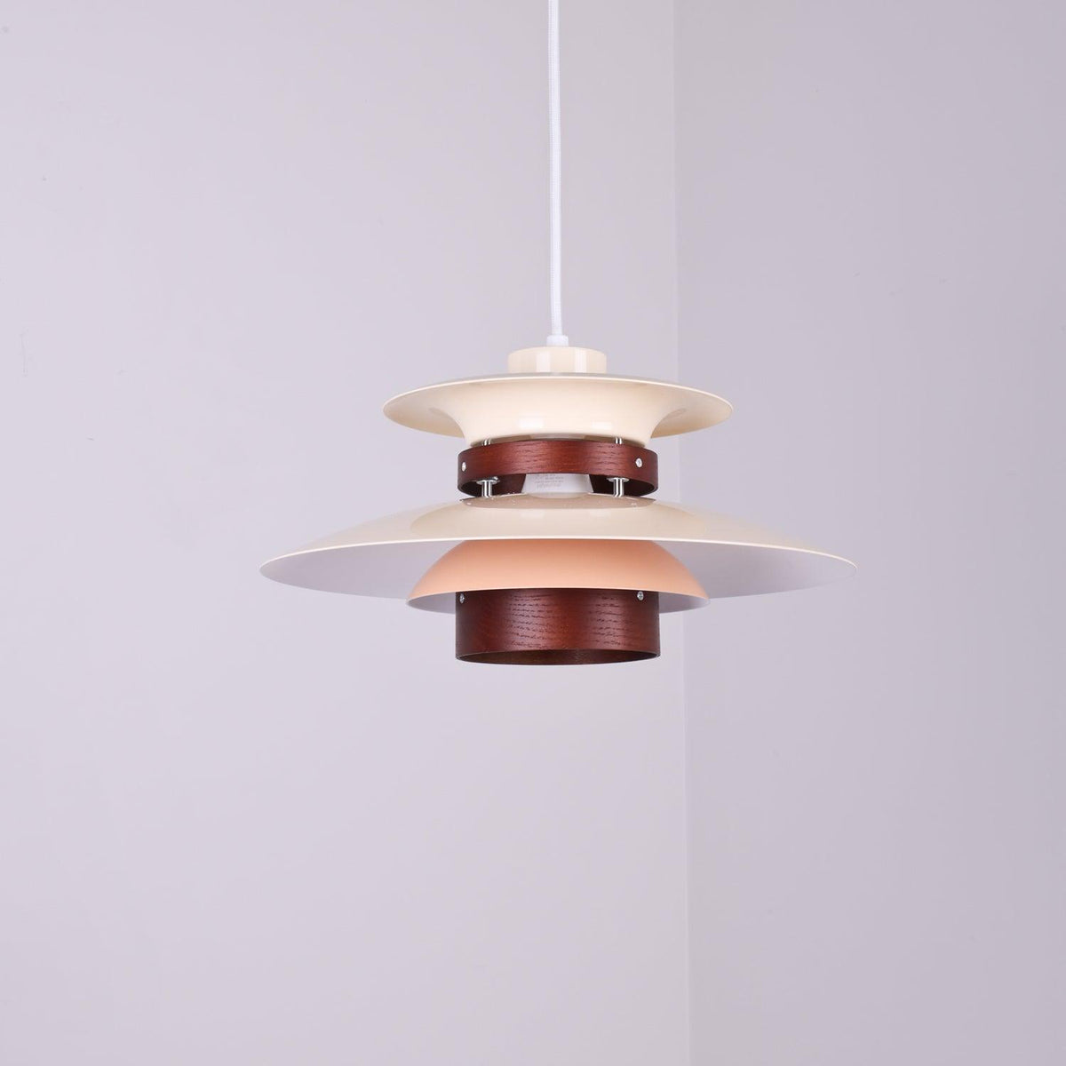 Sylelenne hanglamp van hout en staal