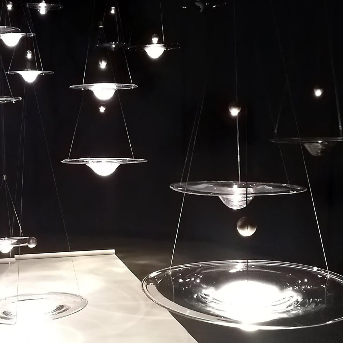 Aurivine hanglamp van messing met minimalistisch ontwerp