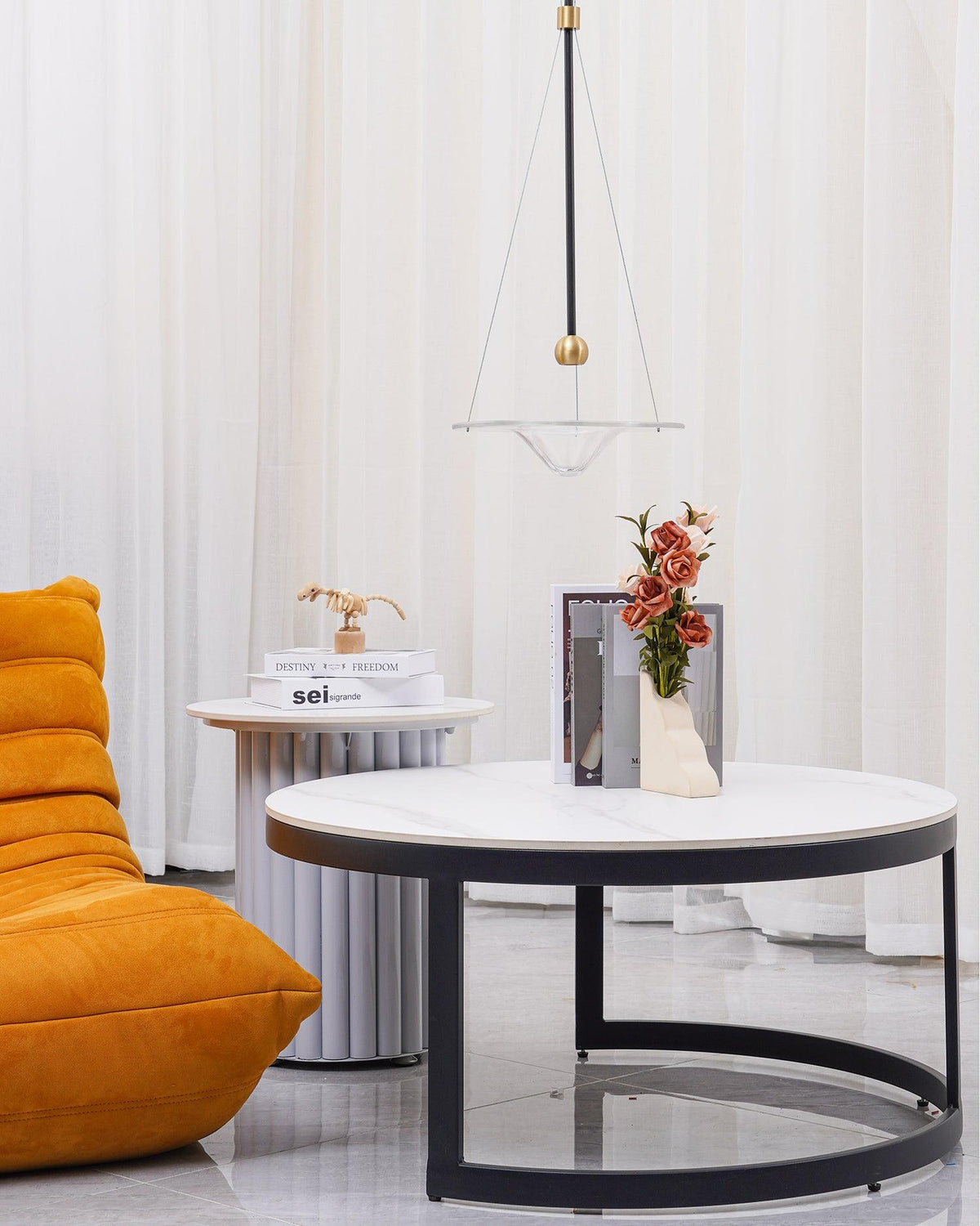 Aurivine hanglamp van messing met minimalistisch ontwerp