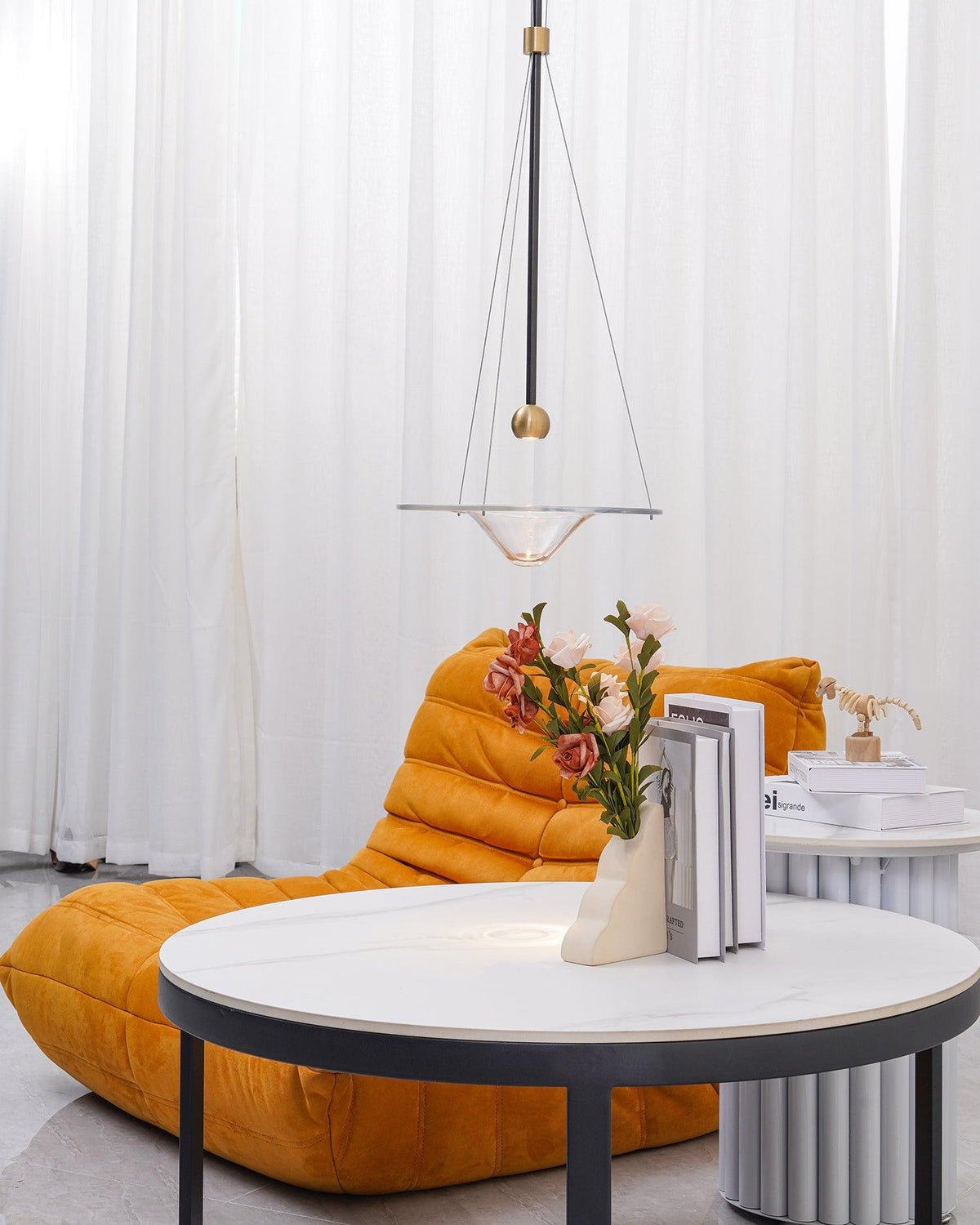 Aurivine hanglamp van messing met minimalistisch ontwerp