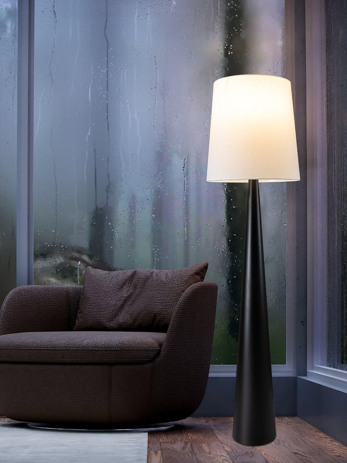 Linania vloerlamp met stoffen kap in minimalistisch ontwerp