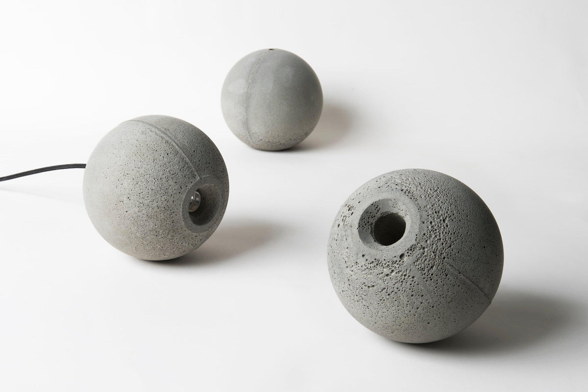 Umi hanglamp van beton met bolvormige maan Minimalistisch