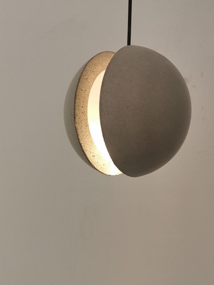 Umi hanglamp van beton met bolvormige maan Minimalistisch