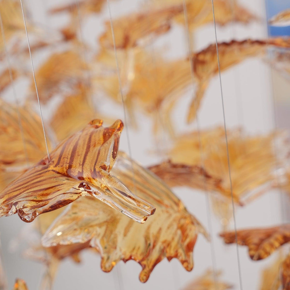 Maple kroonluchter met plafondkap en kristallen elementen