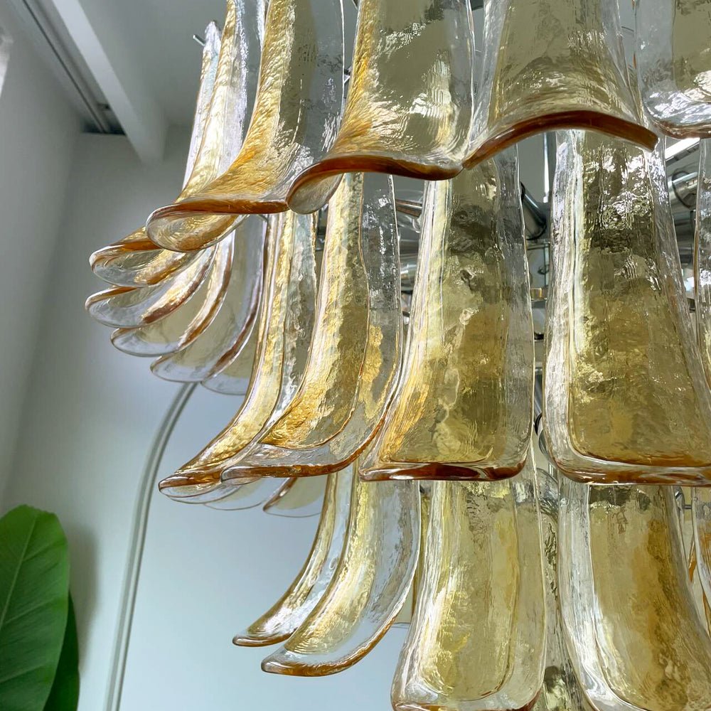 Maelric kroonluchter met amberkleurige glazen bloemblaadjes