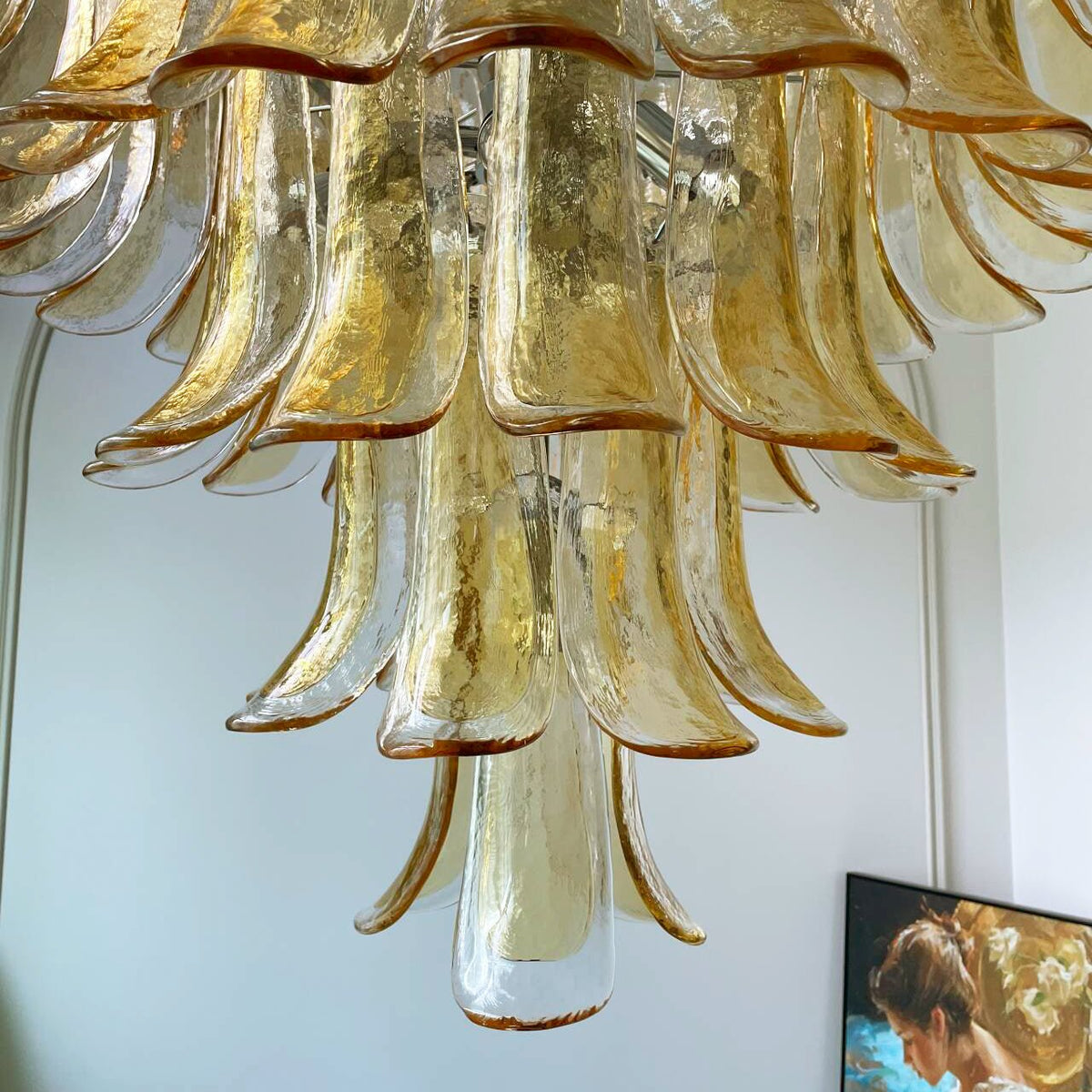 Maelric kroonluchter met amberkleurige glazen bloemblaadjes