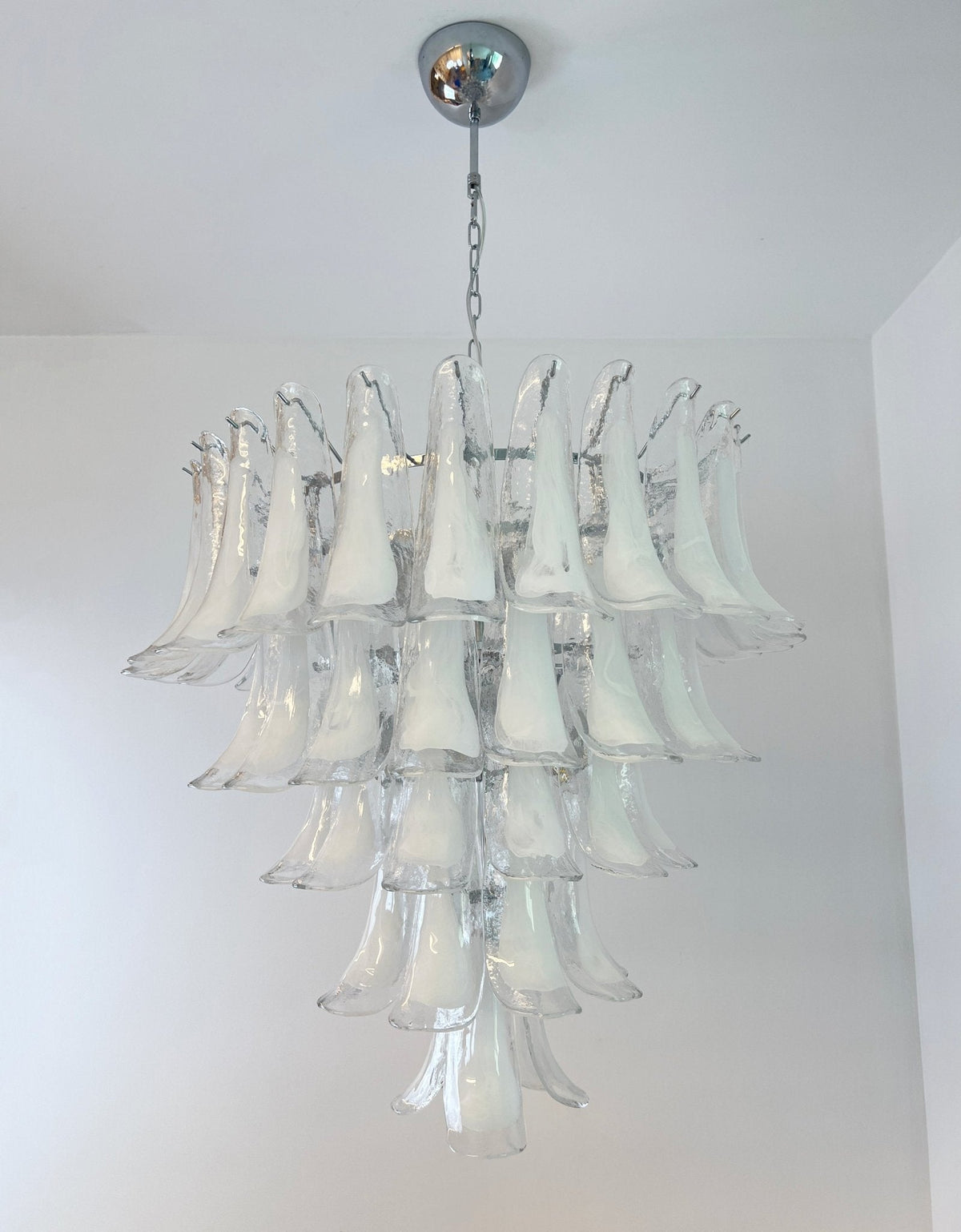 Eiroian kroonluchter met helder Murano-glas bloemblaadjes vintage