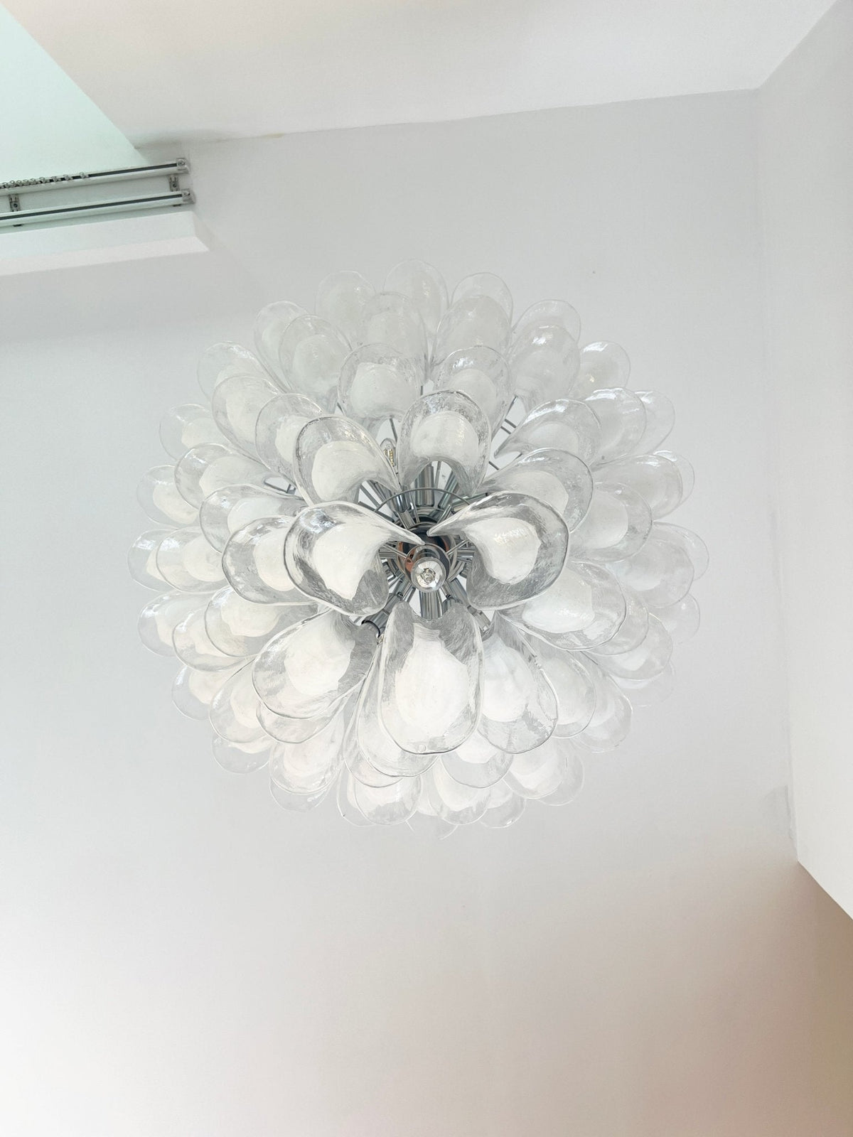 Eiroian kroonluchter met helder Murano-glas bloemblaadjes vintage