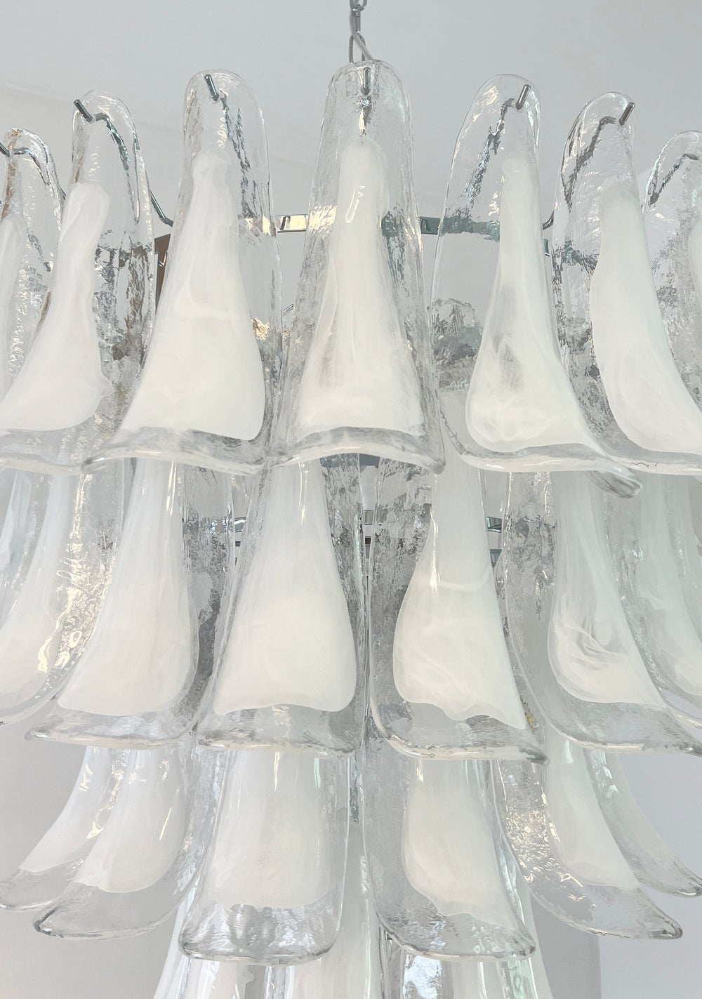 Eiroian kroonluchter met helder Murano-glas bloemblaadjes vintage