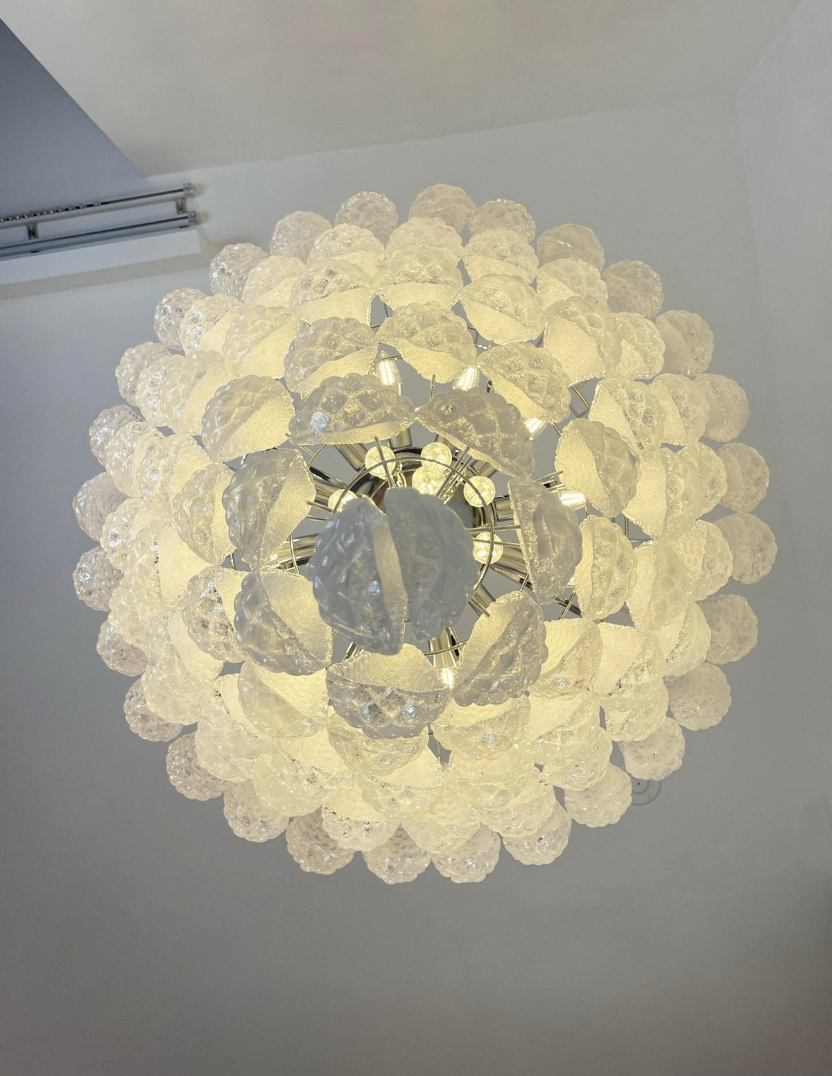 Velerian kroonluchter met textuur in Murano-glas
