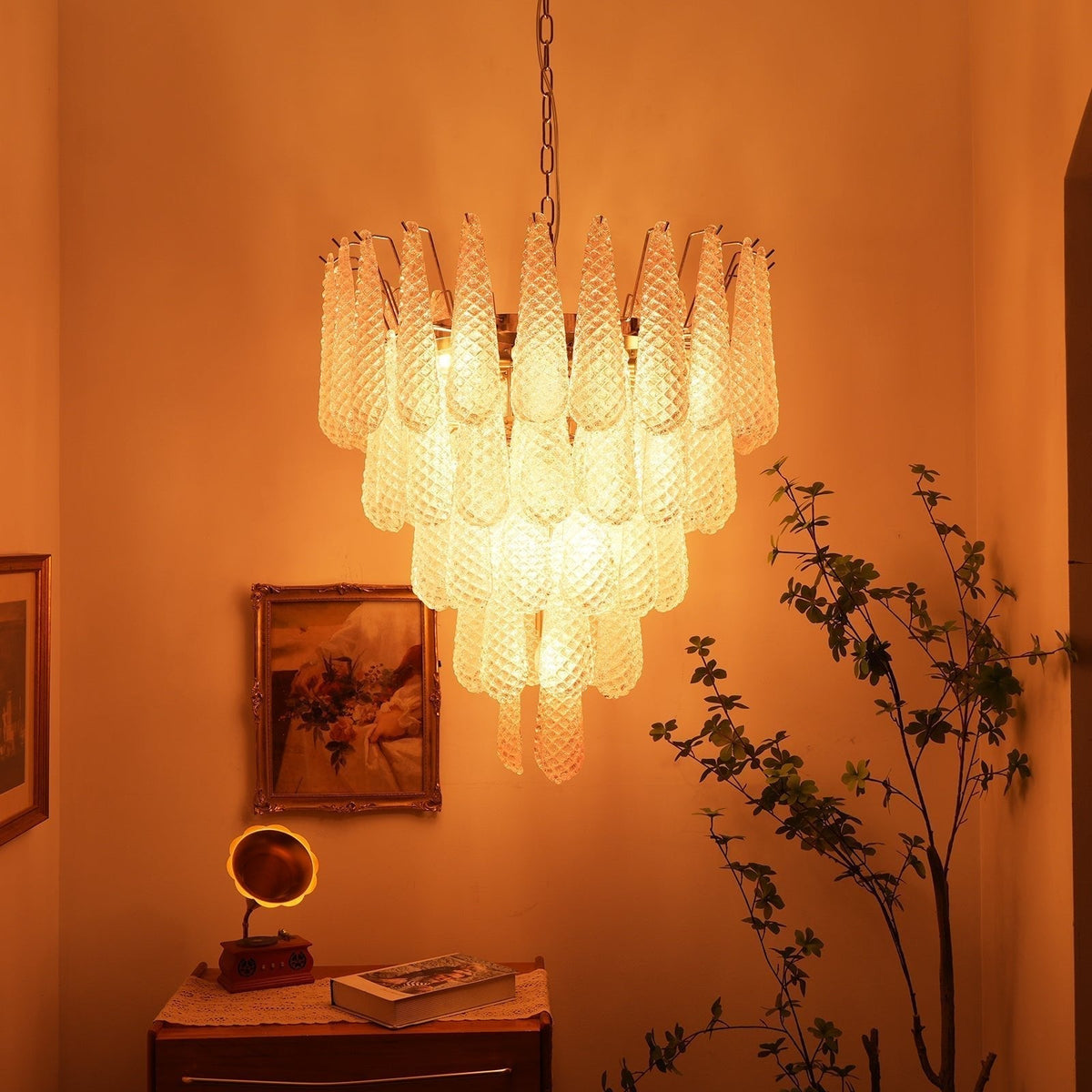 Cirelian kroonluchter met roze druipende cascade romantisch