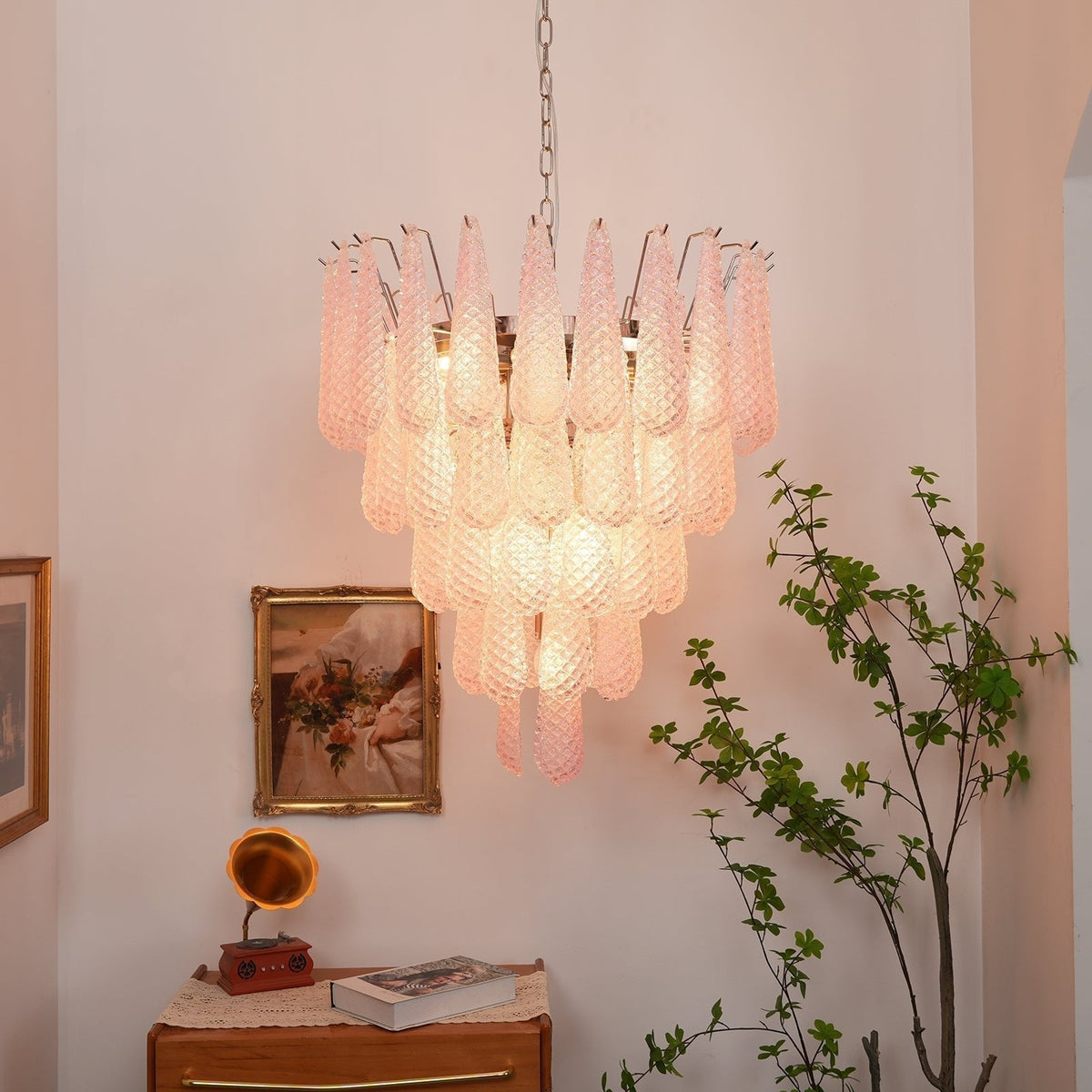 Cirelian kroonluchter met roze druipende cascade romantisch
