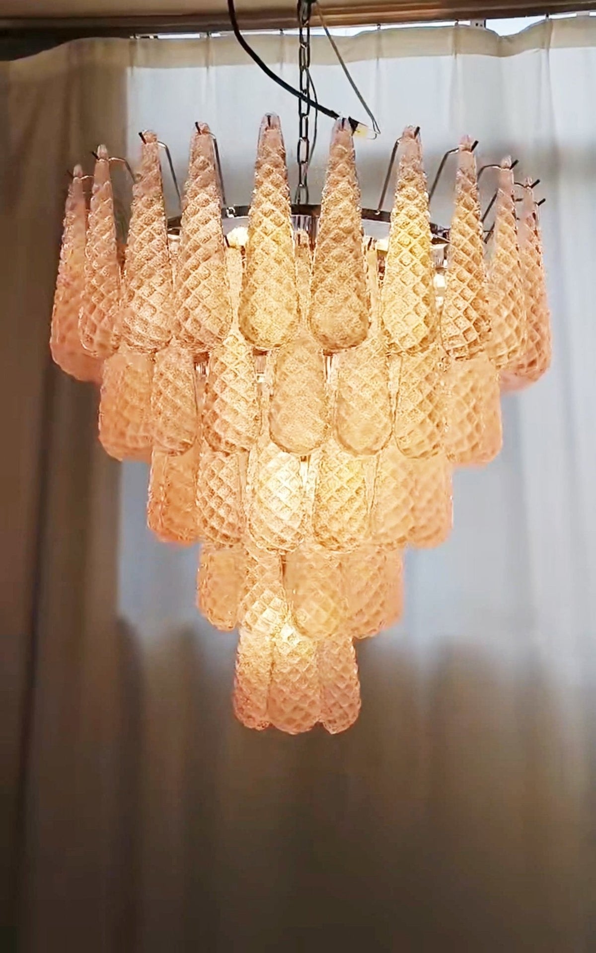 Veliena Kroonluchter Roze Murano-glasdruppels Diamantpatroon Waterval
