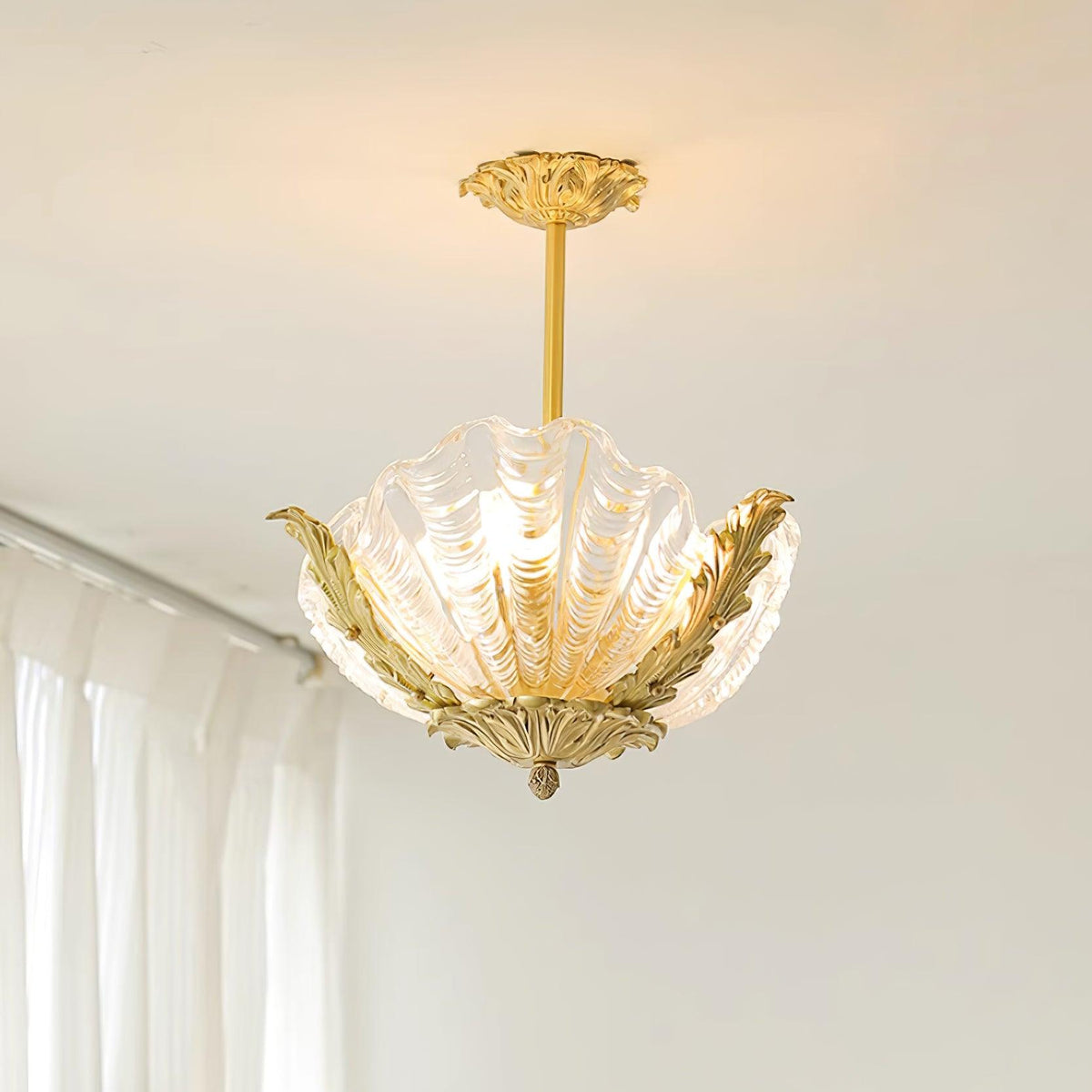 Murano hanglamp roze Murano shell met messing barokke keuken