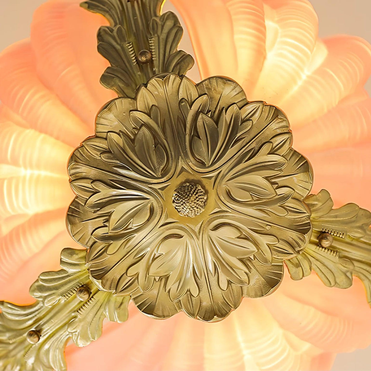 Murano hanglamp roze Murano shell met messing barokke keuken