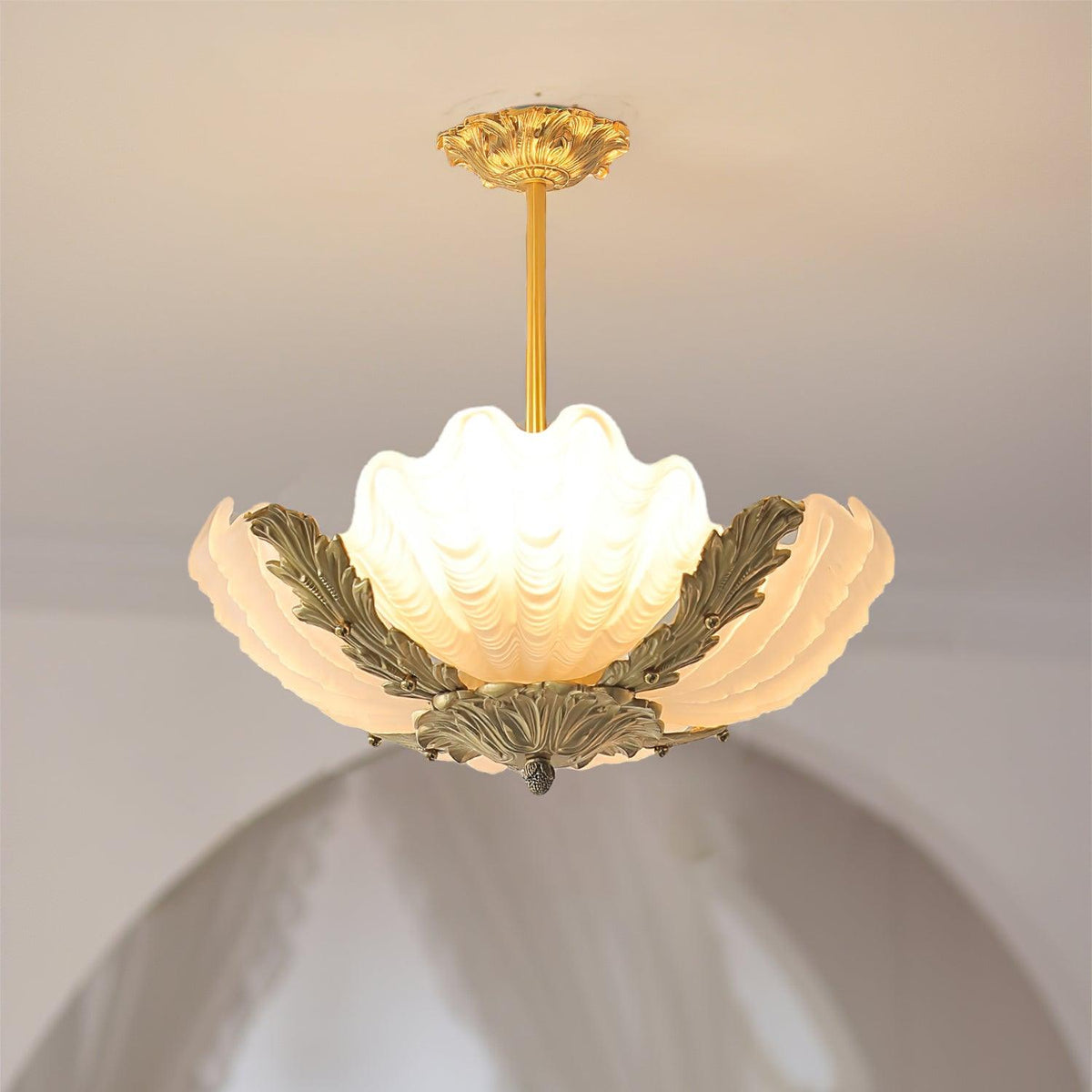 Murano hanglamp roze Murano shell met messing barokke keuken