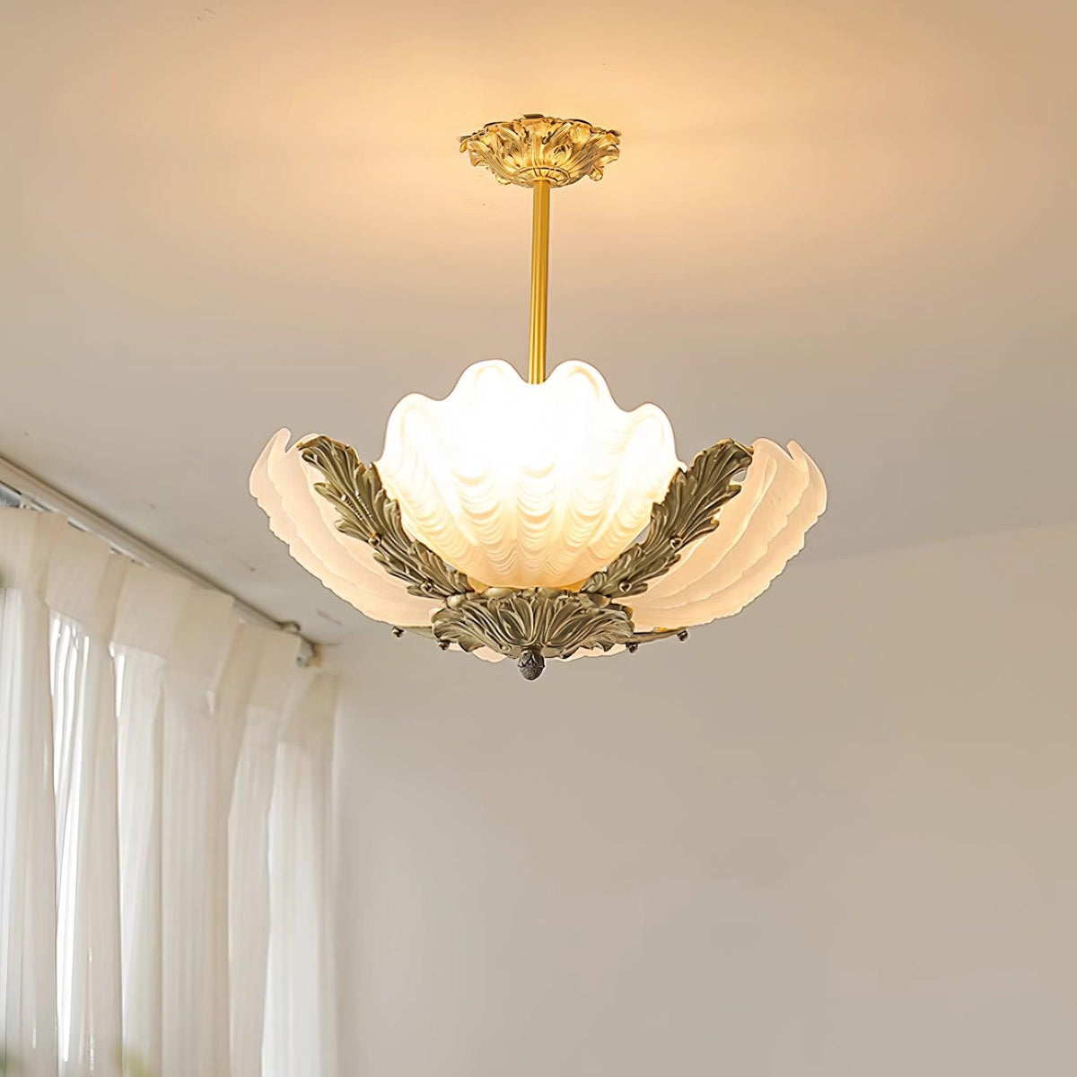Murano hanglamp roze Murano shell met messing barokke keuken