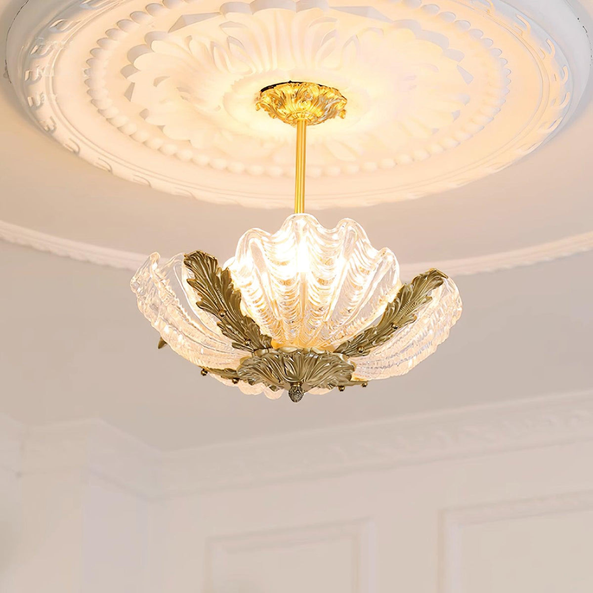 Murano hanglamp roze Murano shell met messing barokke keuken