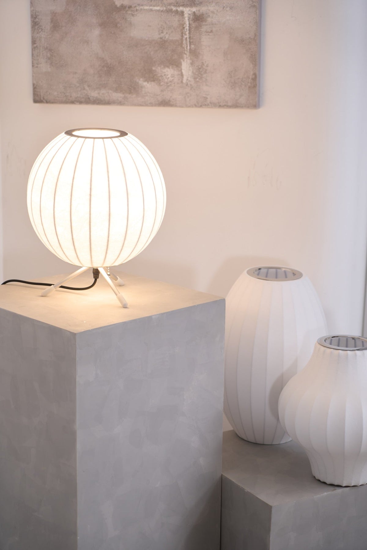 Rostix tafellamp van staal in minimalistisch industrieel ontwerp