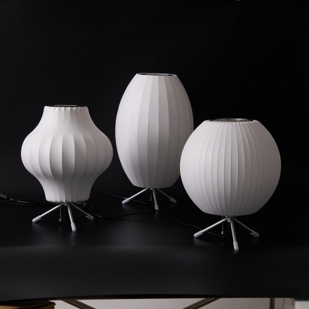 Rostix tafellamp van staal in minimalistisch industrieel ontwerp