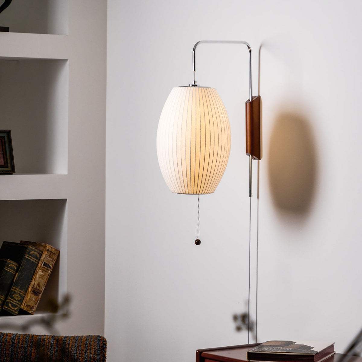 Aldinira wandlamp walnoot bal