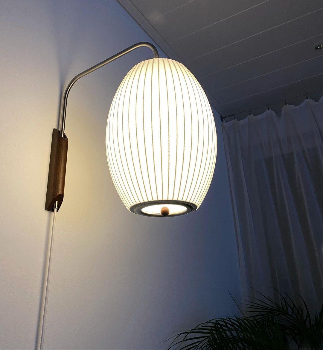 Aldinira wandlamp walnoot bal