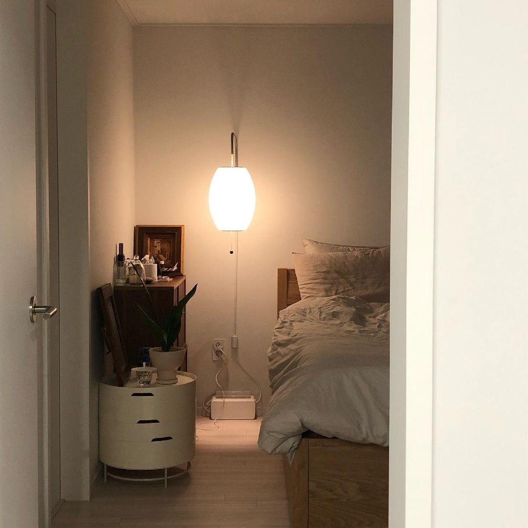 Aldinira wandlamp walnoot bal
