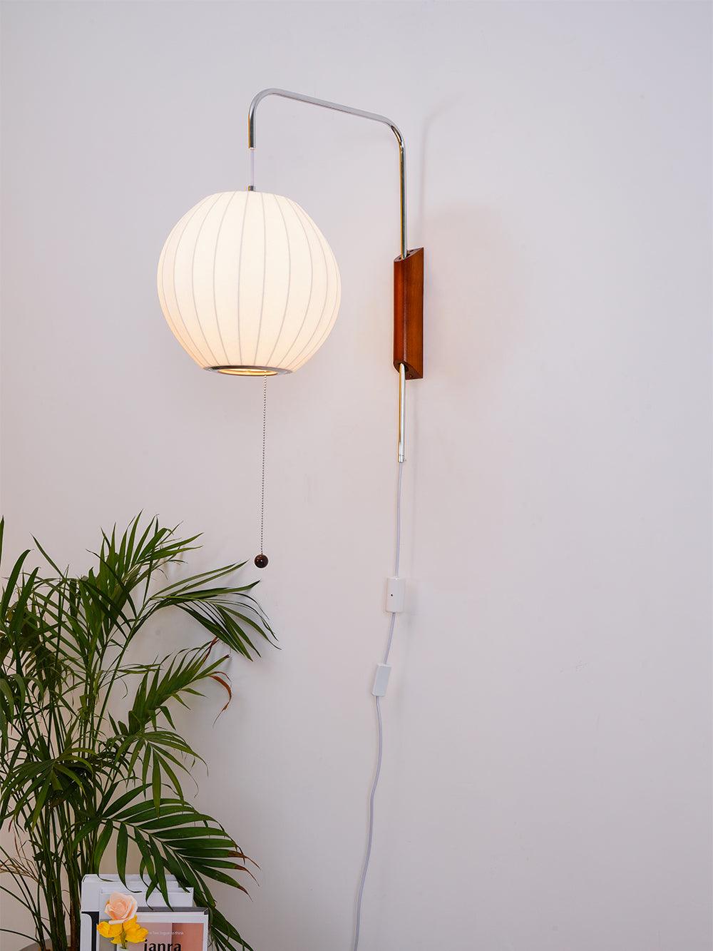 Aldinira wandlamp walnoot bal
