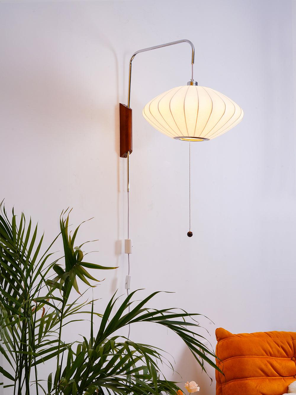 Aldinira wandlamp walnoot bal