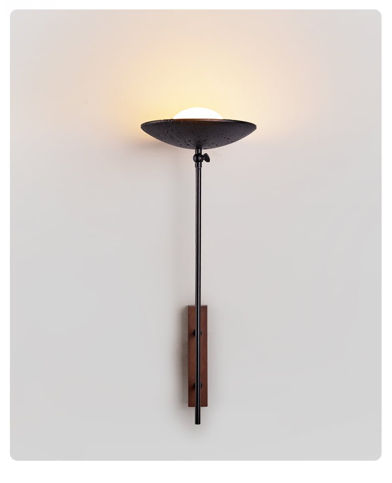 Fawn Sunflower Moderne wandlamp van zwart travertin en walnoot